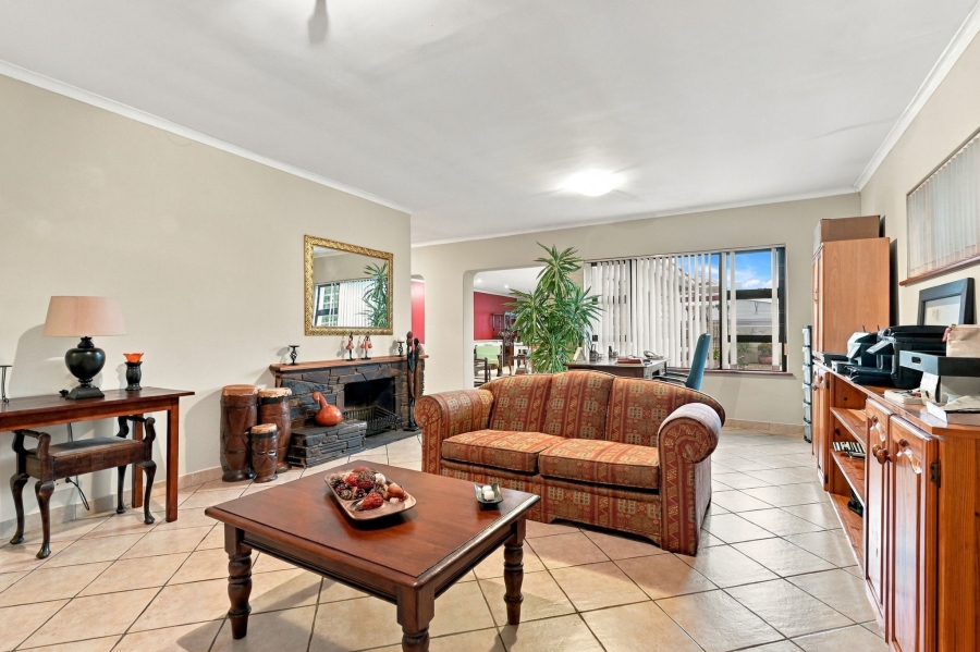 3 Bedroom Property for Sale in Plumstead Western Cape